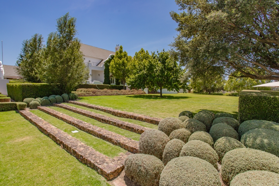 4 Bedroom Property for Sale in Devonvallei Western Cape